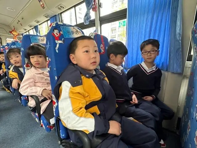 校車著火了可怎么辦？這家幼兒園進行了安全應急演練