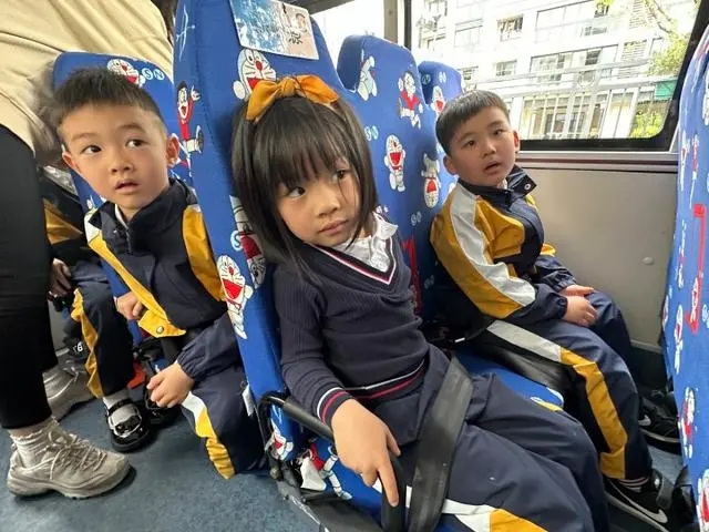 校車著火了可怎么辦？這家幼兒園進行了安全應急演練