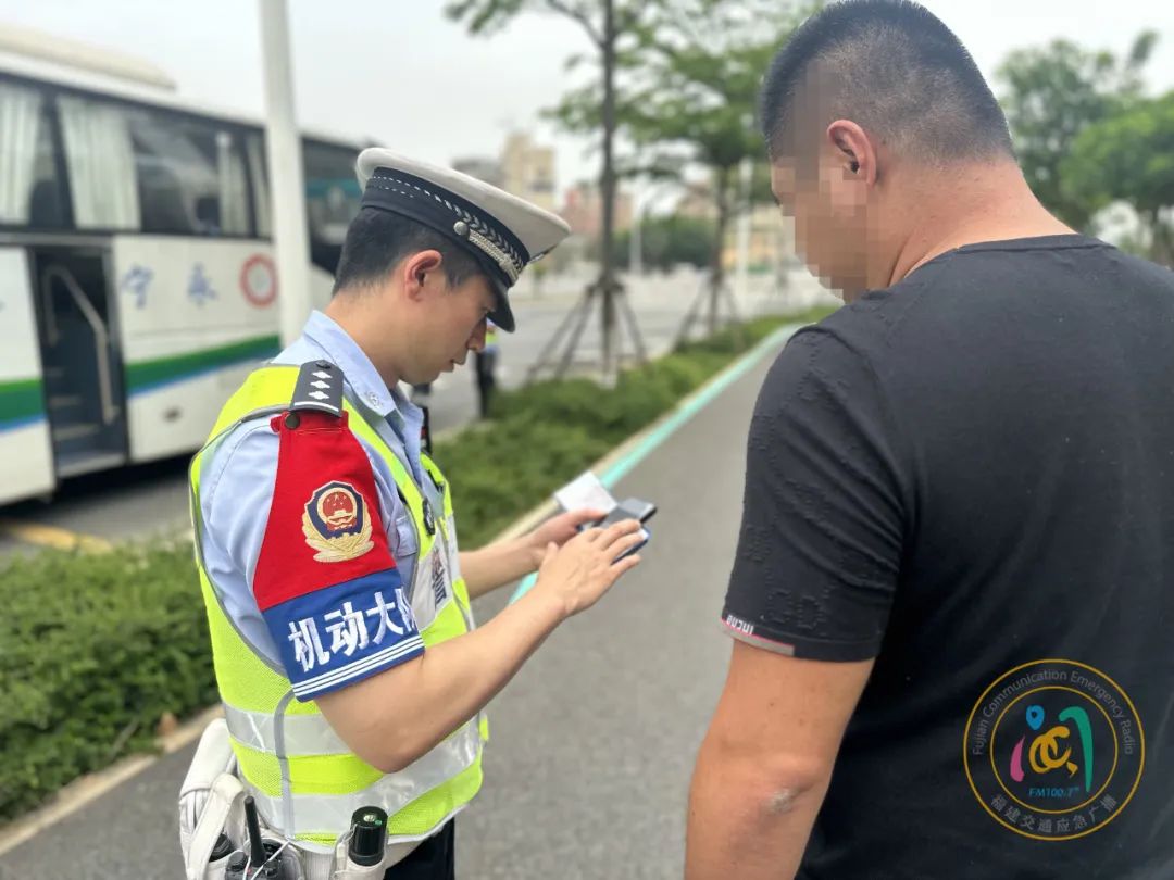 兩輛“黑校車”，被查！