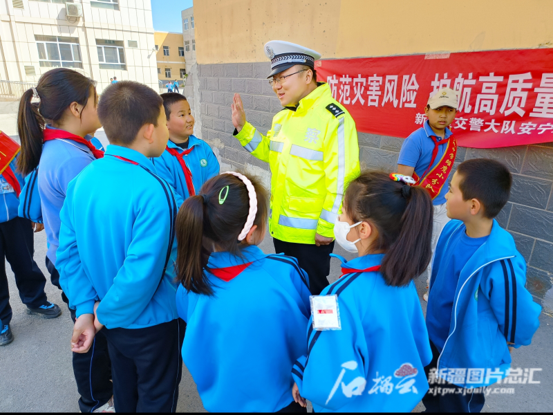 防災(zāi)減災(zāi)進(jìn)校園 看警察蜀黍的科普“課堂”
