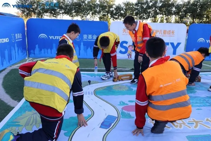 2023宇通&amp;amp;amp;壹基金兒童交通公益行走進香河縣城內(nèi)第五小學