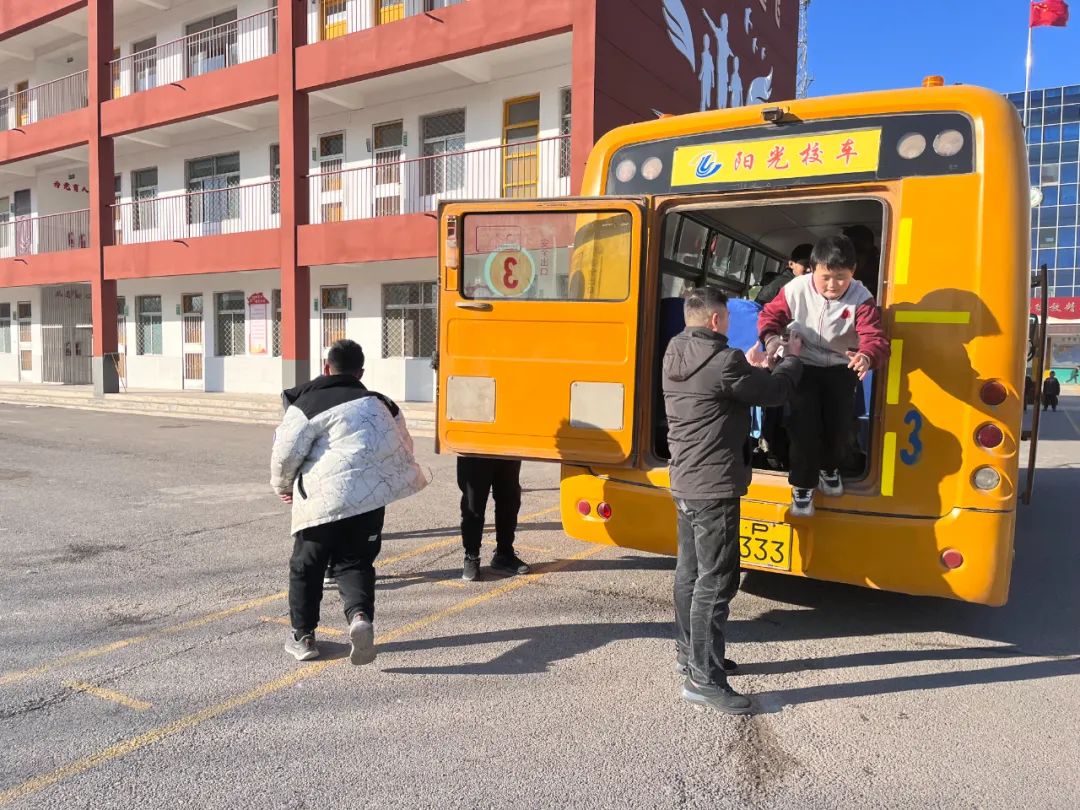 校車演練不松懈 逃生自救記心間