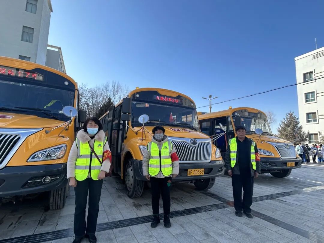 強化校車安全“大檢查” 擰緊校車出行“安全閥”—— 酒泉第五中學護航開學季