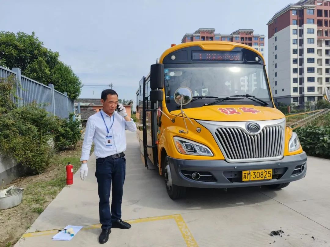 以練筑防 安全啟航 | 興化市陽山幼兒園校車安全應急疏散演練