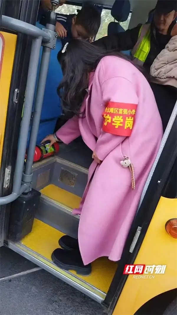 永州市冷水灘區(qū)富強小學(xué)2024年秋季校車管理工作紀實