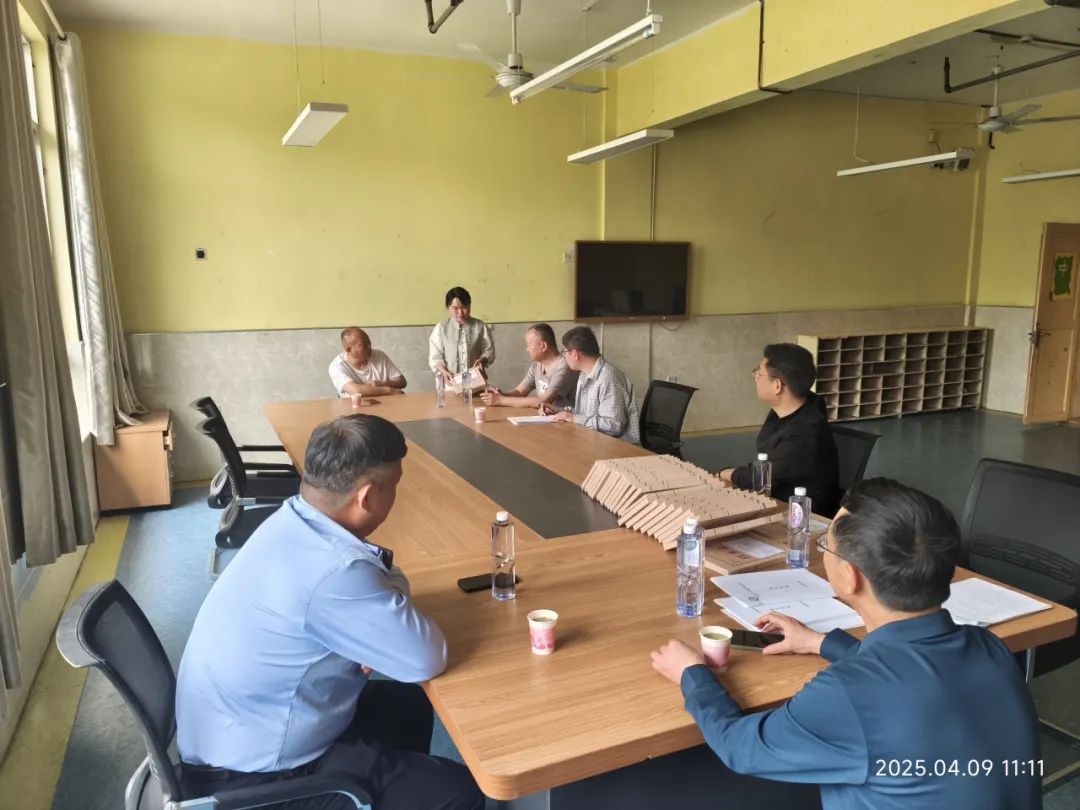 縣應(yīng)急管理局檢查組到十八里鋪鎮(zhèn)檢查校車安全隱患排查整治工作