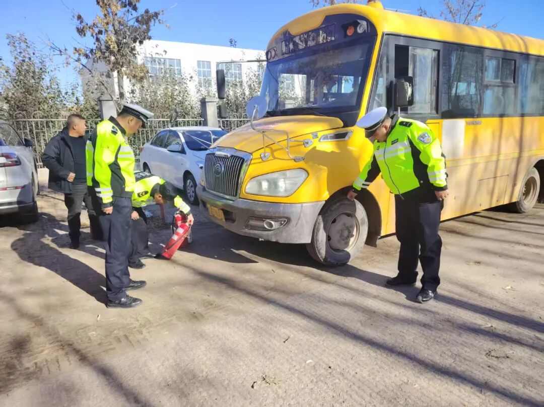 肇東公安交管大隊聯合交通局全面開展校車安全大檢查行動