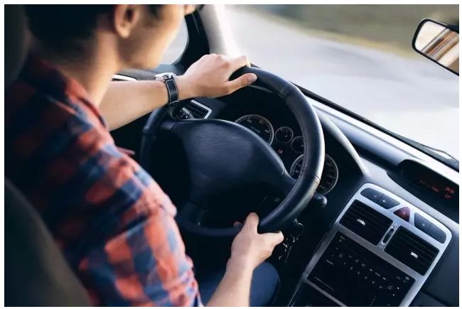 5個小妙招，讓你冷天開車不犯困！