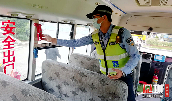 鳳凰街道開展校車聯合檢查筑牢復學安全屏障