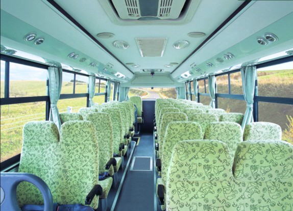 中美實(shí)力對(duì)比之校車版(圖)