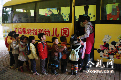 江西校車：山寨盛行 隱患多多(圖)