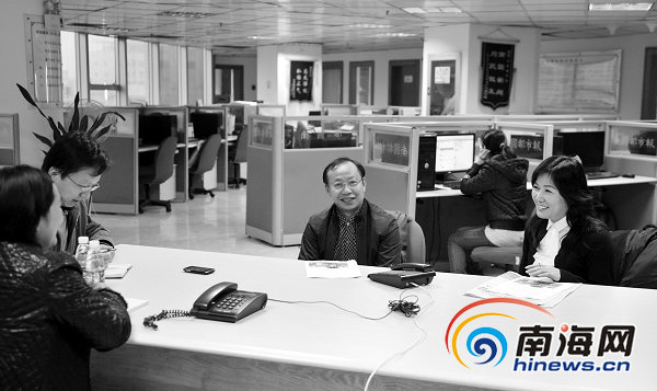 海南委員建議政府發(fā)校車補貼 鼓勵校車便民服務(wù)(圖)