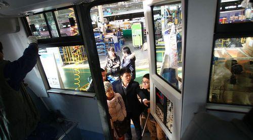 探秘中國“最牛”校車生產基地（圖）
