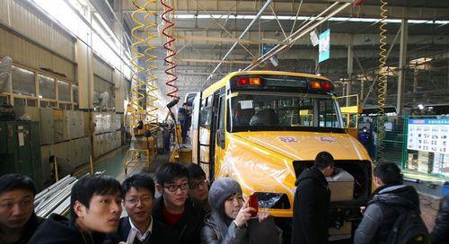 探秘中國“最牛”校車生產基地（圖）
