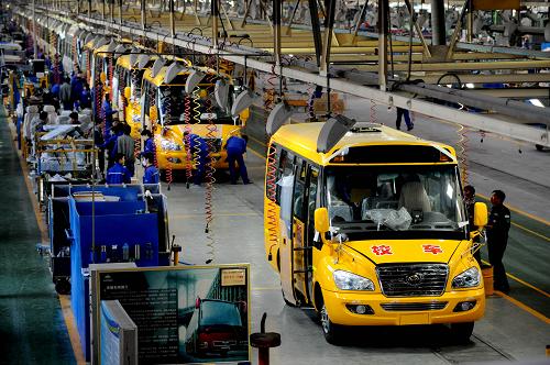 河南宇通加大專用校車生產