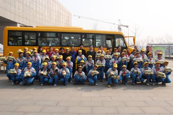 走進360°安全體驗園 宇通開創校車安全體驗新模式