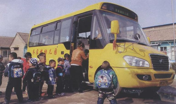 固執袁永華 就用好校車