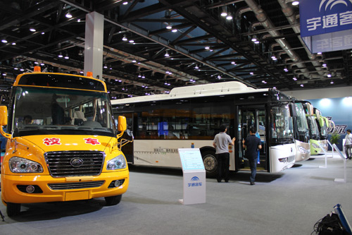 新產品新技術綻放道路運輸展 宇通引領中國客車未來