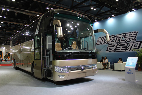 新產品新技術綻放道路運輸展 宇通引領中國客車未來