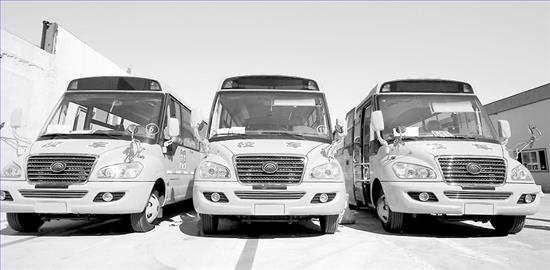 河北青龍：8千農(nóng)村寄宿制學(xué)生有了大鼻子校車(chē)