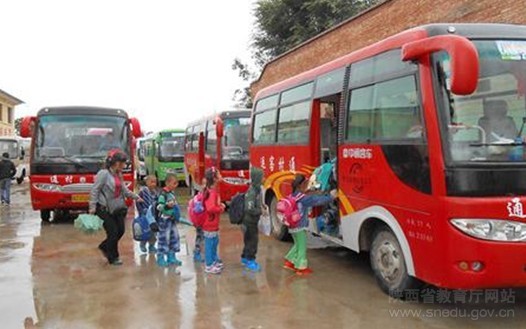 扶風縣加強管理確保校車運行平安(圖)