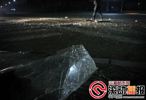 山寨“高鼻子校車”被撞，所幸學生無恙