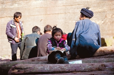 蓋學(xué)校買校車當(dāng)老師 山區(qū)支教6年投入60萬(wàn)