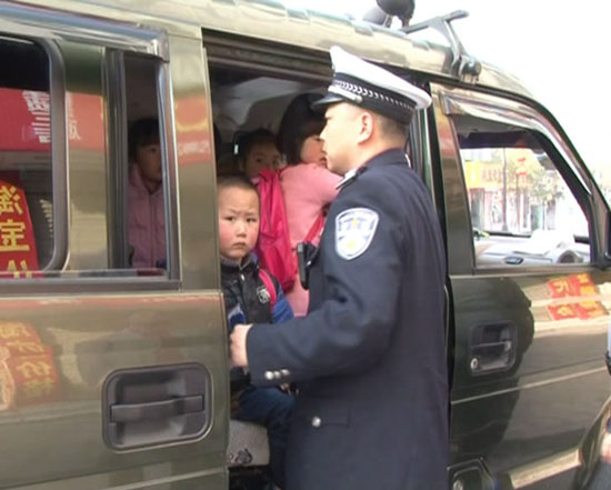 湖南:武陵源區開展校車安全大檢查