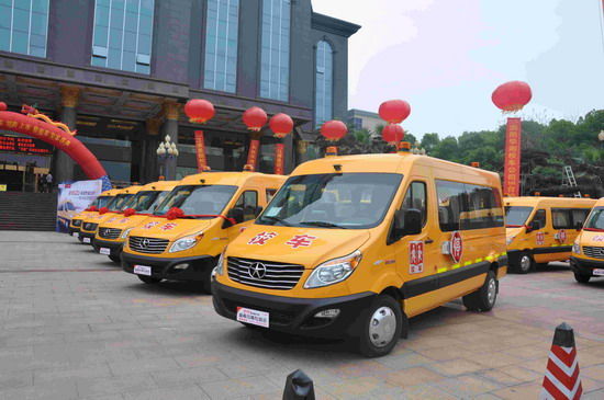 江淮星銳2013新標準校車全面上市反響火爆