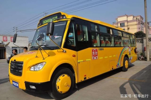 必看！世界上第一輛校車竟然是它