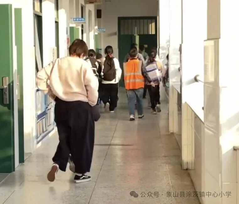 聚焦校車安全，筑牢生命防線——涂茨小學校車安全應急演練紀實