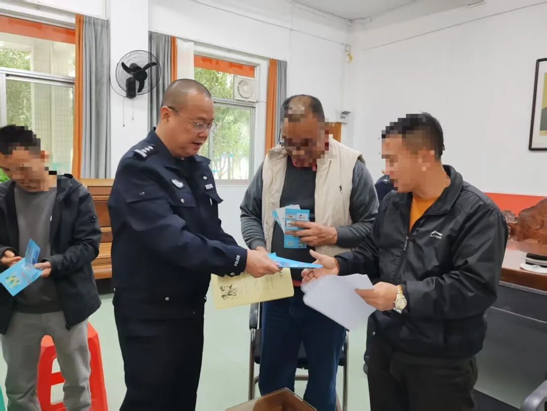 護航開學季|嚴把校車“安全關” 筑牢護學平安路 護航開學季|嚴把校車“安全關” 筑牢護學平安路