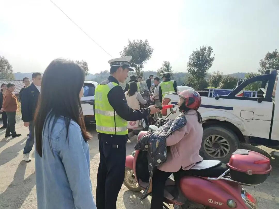 馬坪鄉：多部門聯合“會診”  嚴把校園校車“安全關”