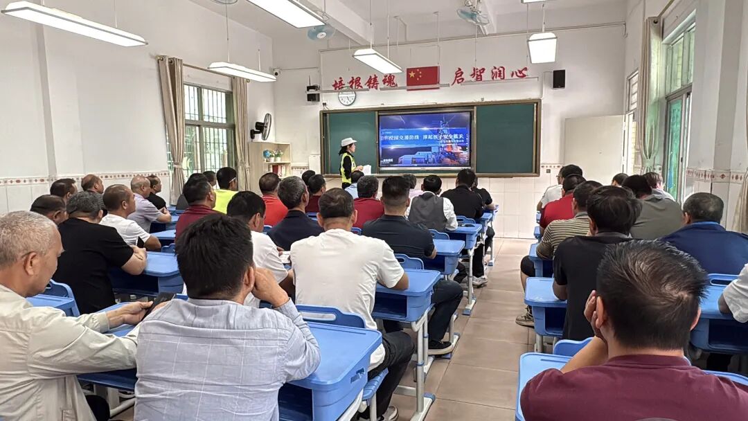 【護航開學季】博羅公安嚴把校車“安全關”