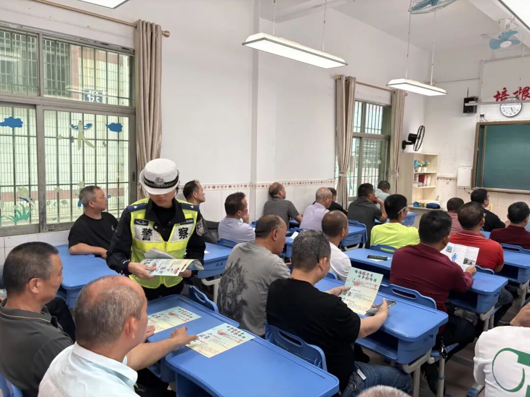 【護航開學季】博羅公安嚴把校車“安全關”