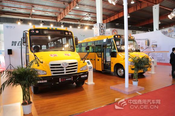 一汽校車(chē):智在安全 踐責(zé)在心