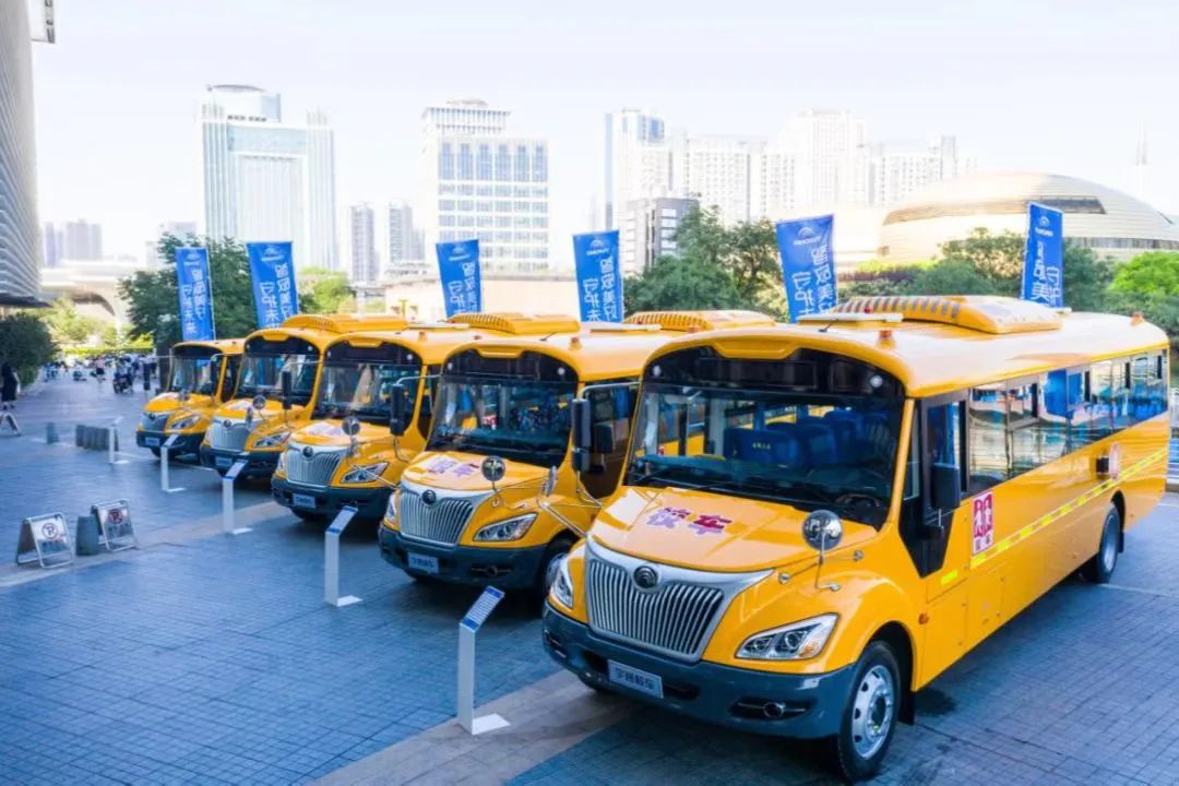 什么？校車(chē)也有“寒假作業(yè)”！