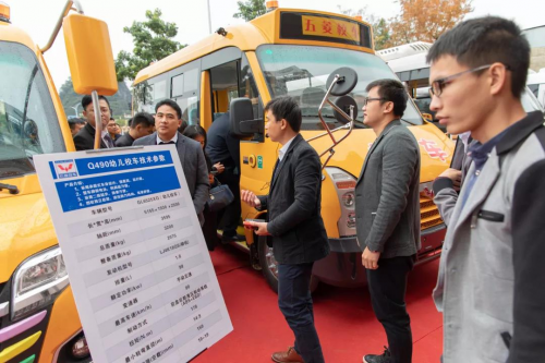 五菱客車│ 2019初心不改，“菱”跑再出發！