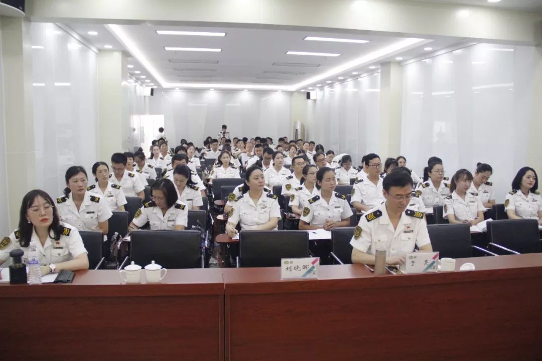 “不忘初心 錘煉匠心”系列活動之六——交運溫馨校車公司舉行“不忘初心、錘煉匠心”企業管理專題培訓