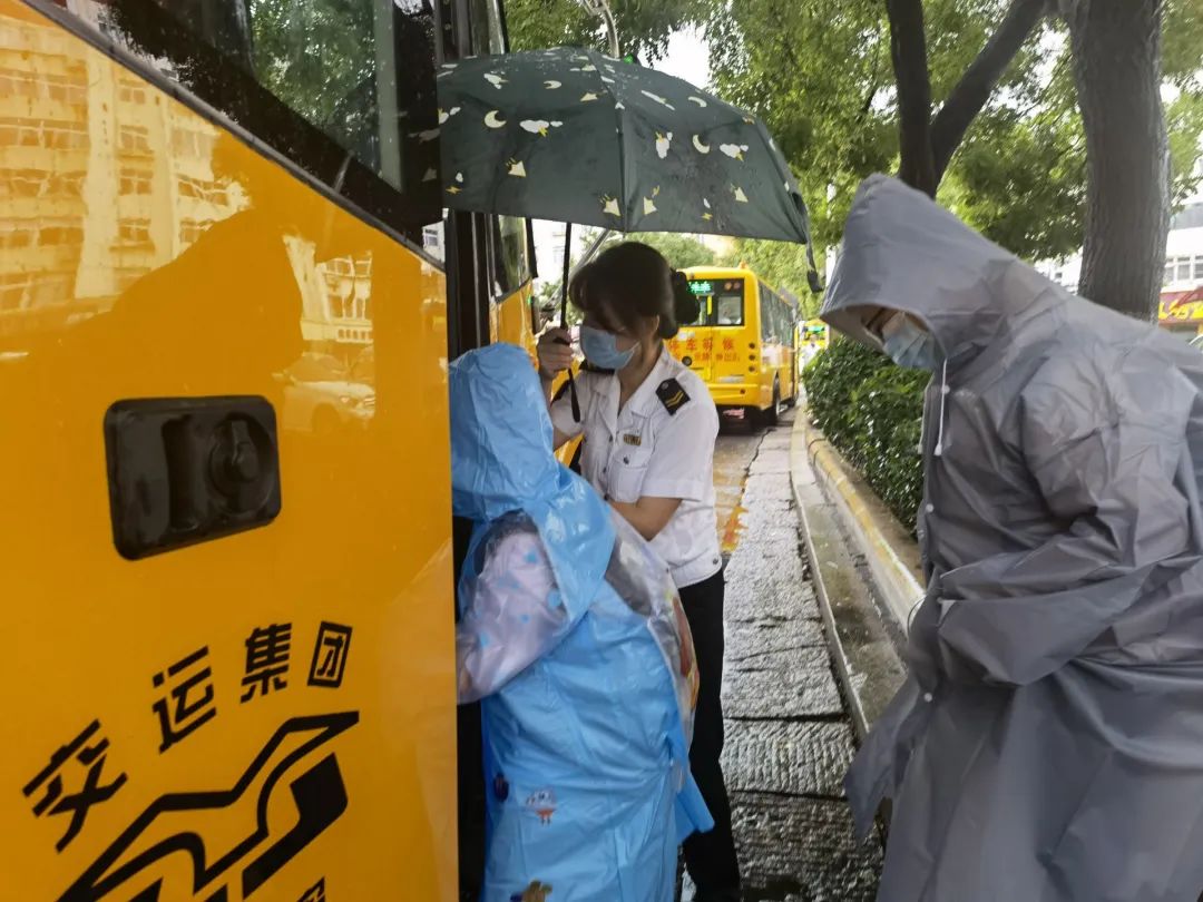 城運控股集團交運溫馨校車多線發力全面保障學生安全