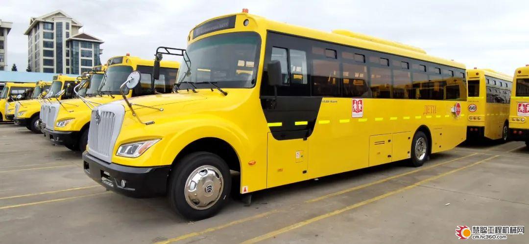 搭載玉柴“芯”的校車 閃亮“一帶一路”