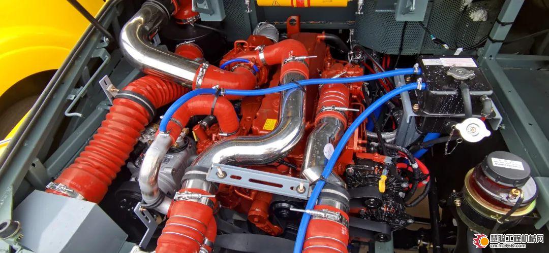 搭載玉柴“芯”的校車 閃亮“一帶一路”