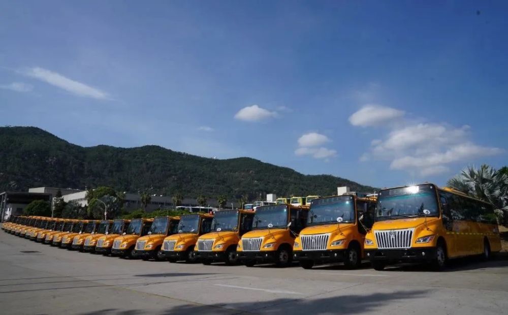 平安上學路，金旅校車為“愛”守護