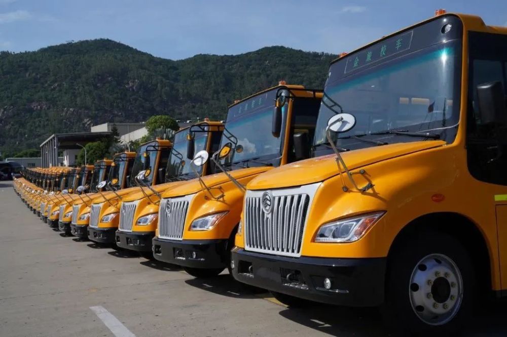 平安上學路，金旅校車為“愛”守護