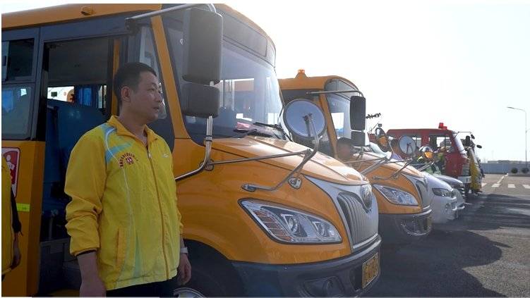 做通勤路上的“鋼鐵防線”，宇通校車實景演練護航上學路