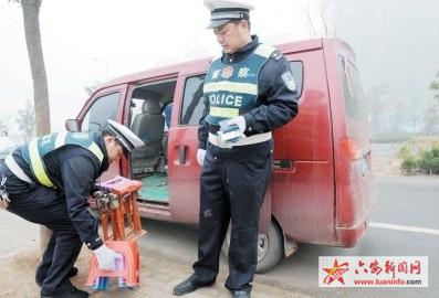 安徽：六安市交警一大隊專項檢查校車安全