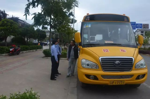 云南麗江開展校車及校車司機大排查