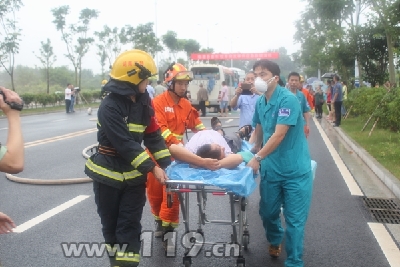 校車突發事件應急救援演練活動在常德臨澧開展