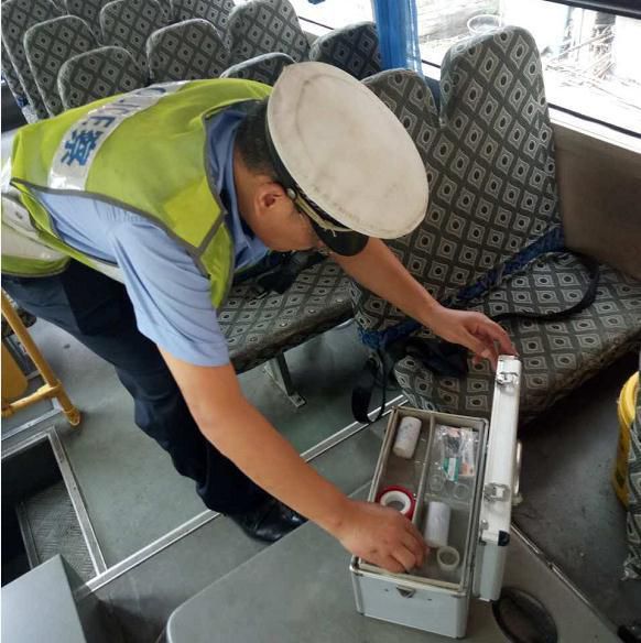 重慶市交巡警總隊開展校車專項整治活動