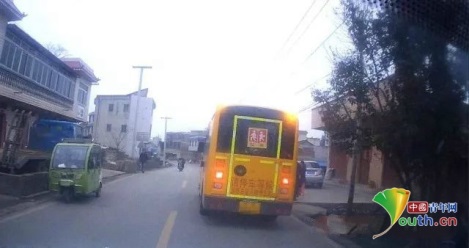 貴州安順一幼兒園校車超載 兩年被查4次交通違法